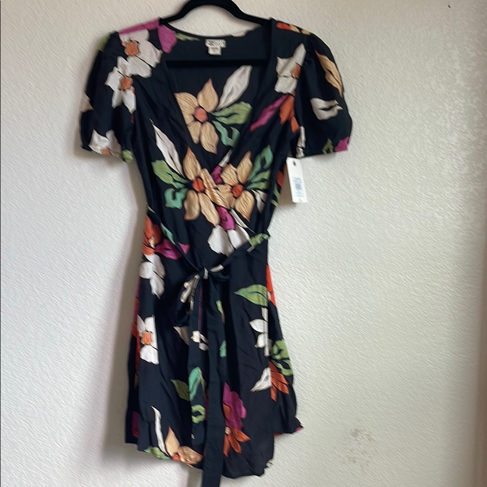 Billabong NWT Black and floral wrap dress
